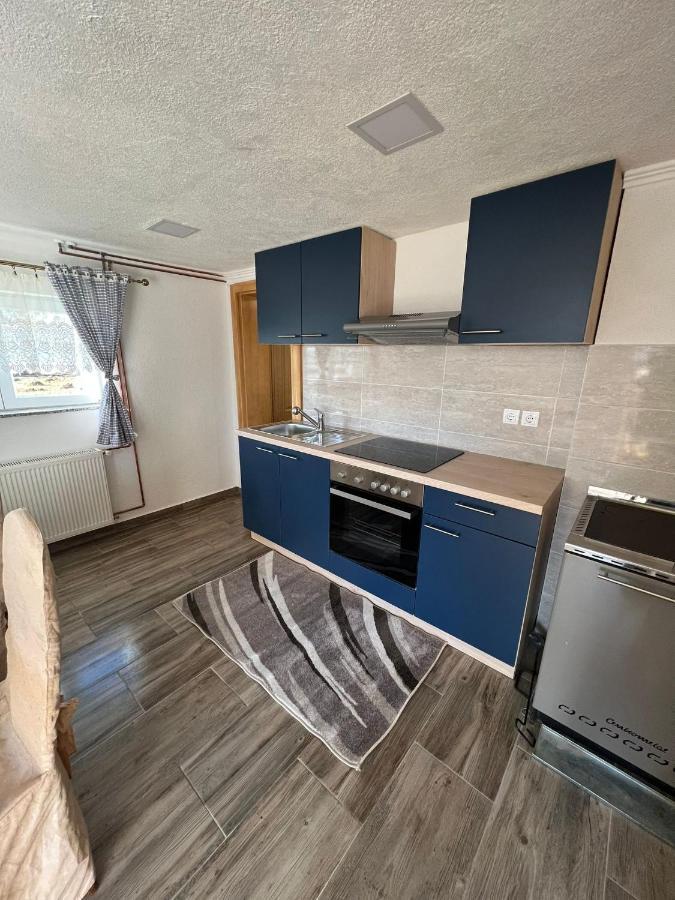 Apartmani Albatros Perusic ภายนอก รูปภาพ