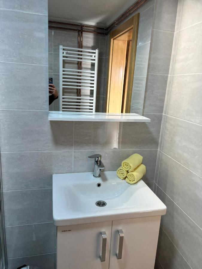 Apartmani Albatros Perusic ภายนอก รูปภาพ